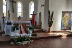 Dekoracja Wielkanocna w kościele w Długiem